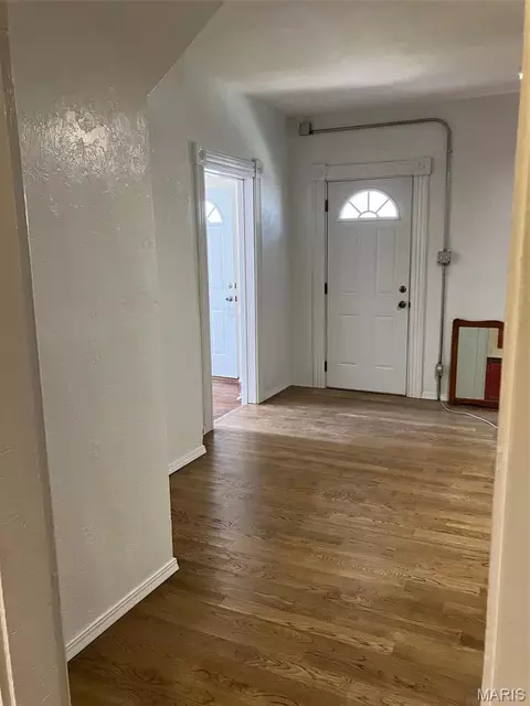 Entry Way - 520 W Washington St, Jackson, MO 63755 photo 5 of 7