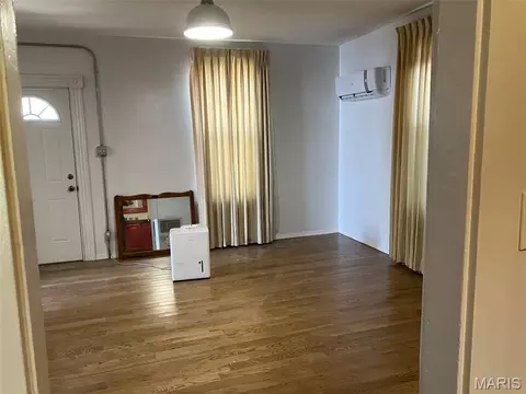 Living - 520 W Washington St, Jackson, MO 63755 photo 1 of 2