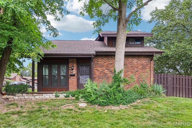1031 Tavistock Cir, Saint Louis, MO 63129