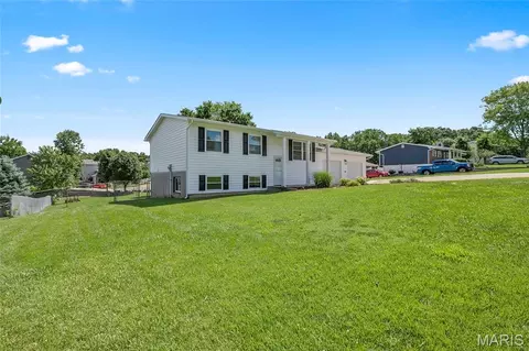 Exterior - 3043 Adayah Ln, Arnold, MO 63010 photo 2 of 9