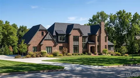 1 Tbb Hawthorne I Manor Hl, Town And Country, MO 63131