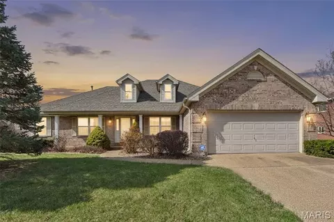 3201 Bear Tracks Dr, Wentzville, MO 63385