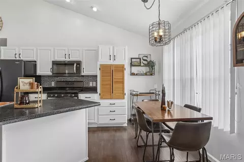 Dining - 403 E 2nd South St, Mount Olive, IL 62069 photo 1 of 1