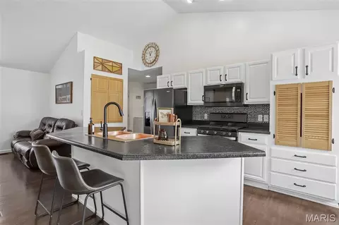 Kitchen - 403 E 2nd South St, Mount Olive, IL 62069 photo 4 of 5