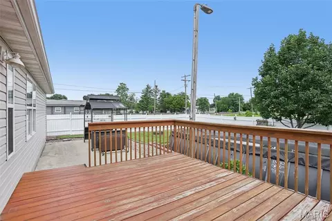 Exterior - 403 E 2nd South St, Mount Olive, IL 62069 photo 6 of 6