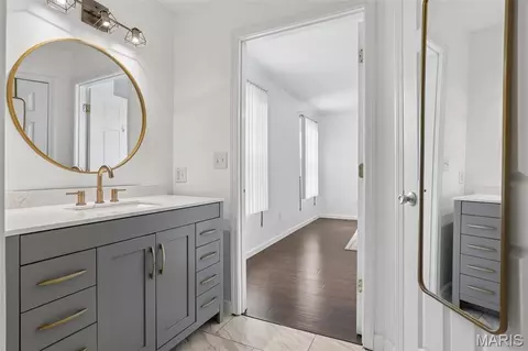 Bath - 403 E 2nd South St, Mount Olive, IL 62069 photo 1 of 3