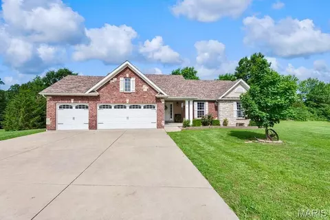 31 Pine Lake Dr, Troy, MO 63379