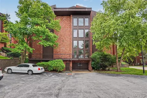 508 Coeur De Royale Dr #104, Creve Coeur, MO 63141