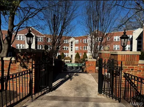7743 Kingsbury Blvd #21, Clayton, MO 63105