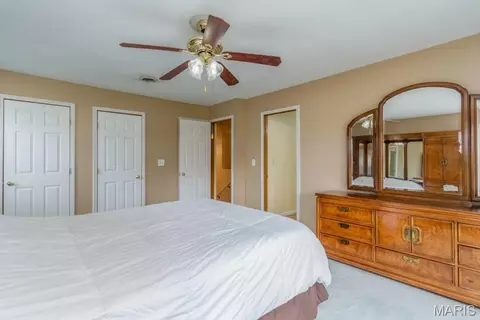 Bedroom - 210 Vicki Lynn Ln, Saint Robert, MO 65584 photo 4 of 11