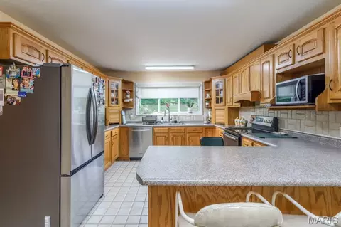 Kitchen - 210 Vicki Lynn Ln, Saint Robert, MO 65584 photo 1 of 3