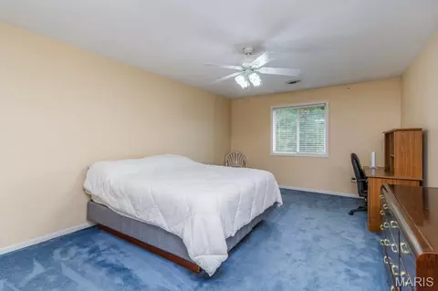 Bedroom - 210 Vicki Lynn Ln, Saint Robert, MO 65584 photo 2 of 11