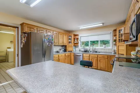 Kitchen - 210 Vicki Lynn Ln, Saint Robert, MO 65584 photo 3 of 3