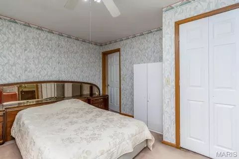 Bedroom - 210 Vicki Lynn Ln, Saint Robert, MO 65584 photo 6 of 11