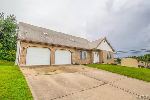 Exterior - 210 Vicki Lynn Ln, Saint Robert, MO 65584 photo 2 of 6