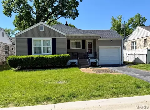 8726 Keystone Dr, Brentwood, MO 63144