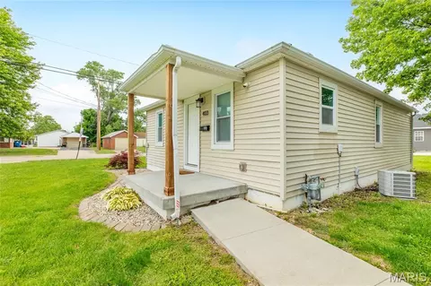 Exterior - 403 Shellview St, Bethalto, IL 62010 photo 3 of 9