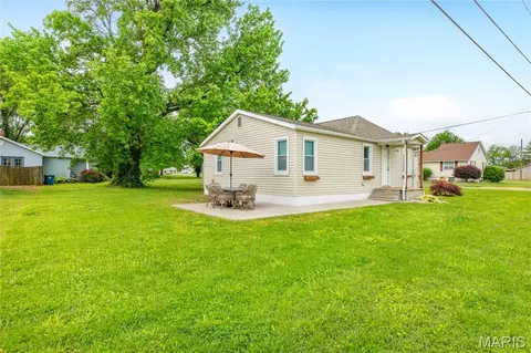 Exterior - 403 Shellview St, Bethalto, IL 62010 photo 5 of 9