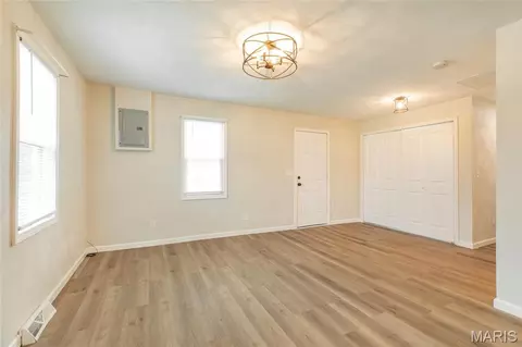 Living - 403 Shellview St, Bethalto, IL 62010 photo 1 of 4