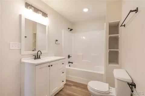 Bath - 403 Shellview St, Bethalto, IL 62010 photo 2 of 2