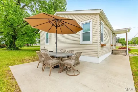 Exterior - 403 Shellview St, Bethalto, IL 62010 photo 8 of 9