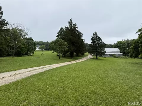 Exterior - 8578 Lizard Ln, Dittmer, MO 63023 photo 4 of 7