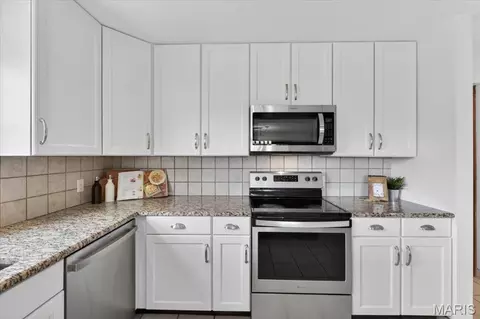 Kitchen - 8578 Lizard Ln, Dittmer, MO 63023 photo 3 of 6