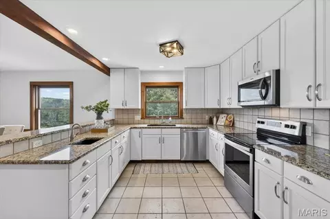 Kitchen - 8578 Lizard Ln, Dittmer, MO 63023 photo 2 of 6