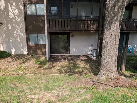 1380 Heritage Lndg #7, Saint Charles, MO 63303