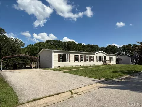 18233 Loyalty Ln, Saint Robert, MO 65584