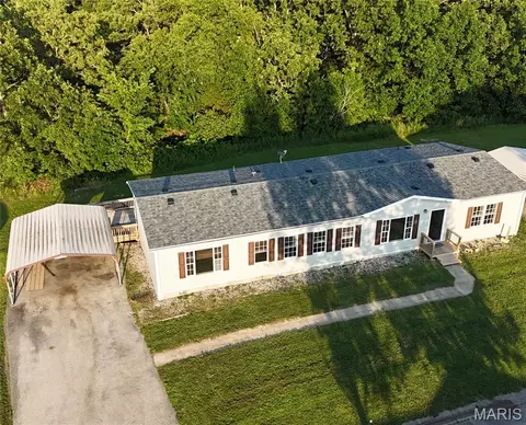 18233 Loyalty Ln, Saint Robert, MO 65584