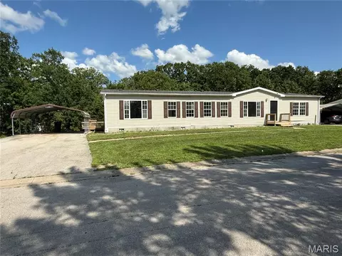 18233 Loyalty Ln, Saint Robert, MO 65584