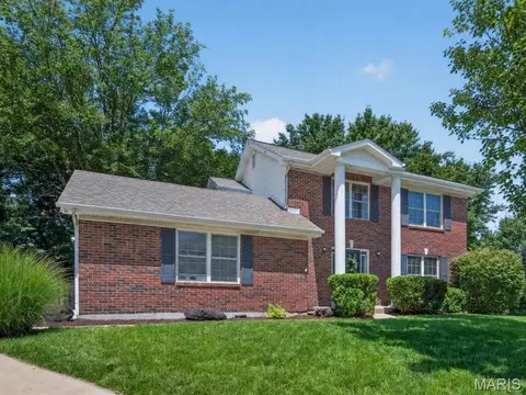 17 Congressional Way Ct, O'fallon, MO 63368