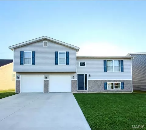 5 Faith Dr, Fairview Heights, IL 62208