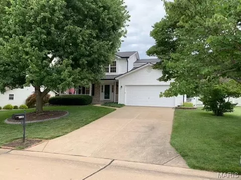 4150 Burgess Hill Dr, Saint Charles, MO 63304