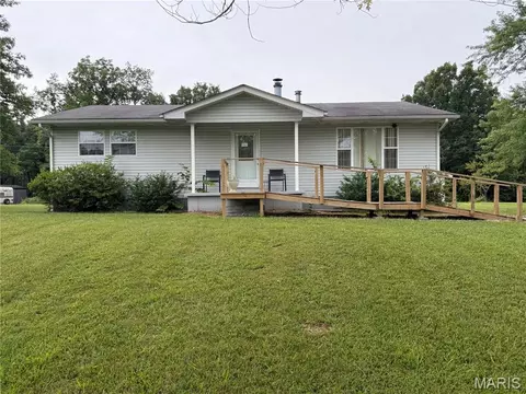 466 Highway 8 E, Steelville, MO 65565