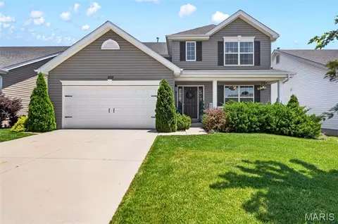 2108 Windswept Farms Dr, Eureka, MO 63025