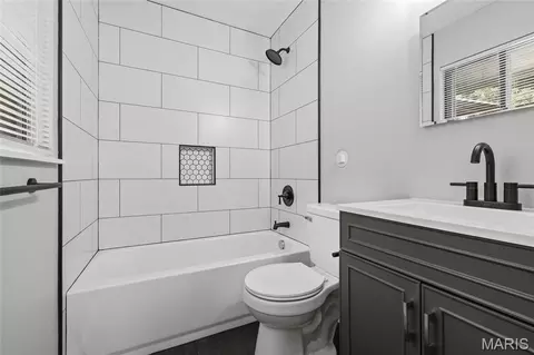 Bath - 404 Spring Meadows Dr, Manchester, MO 63011 photo 4 of 5