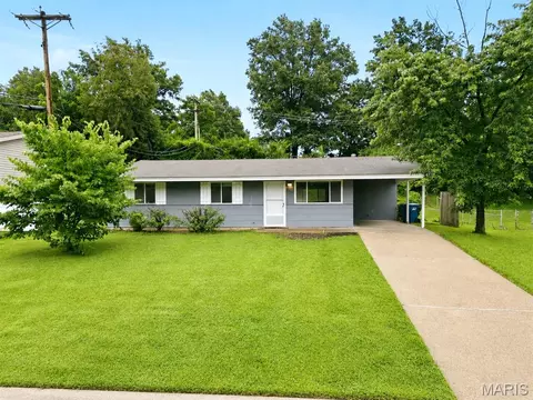 Exterior - 404 Spring Meadows Dr, Manchester, MO 63011 photo 5 of 5