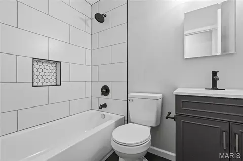 Bath - 404 Spring Meadows Dr, Manchester, MO 63011 photo 3 of 5