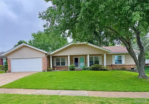 7207 Emerald Hill Ct, Saint Louis, MO 63129