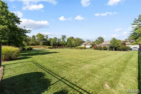 Exterior - 640 Painted Vista Dr, Ballwin, MO 63021 photo 8 of 13