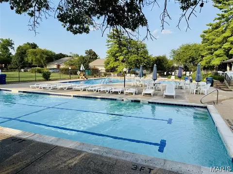 Exterior - 640 Painted Vista Dr, Ballwin, MO 63021 photo 6 of 13