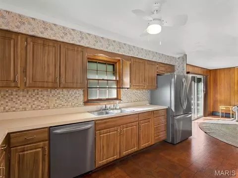 Kitchen - 118 Dawn Dr, Washington, MO 63090 photo 2 of 2