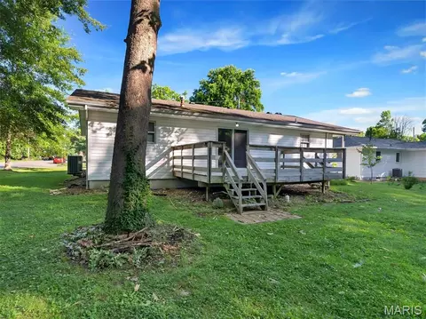 Exterior - 118 Dawn Dr, Washington, MO 63090 photo 9 of 12