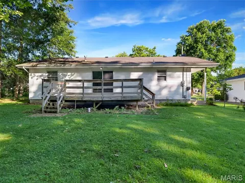 Exterior - 118 Dawn Dr, Washington, MO 63090 photo 3 of 12