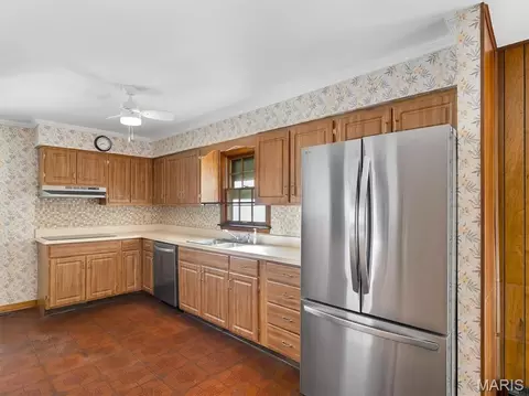 Kitchen - 118 Dawn Dr, Washington, MO 63090 photo 1 of 2