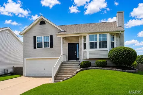 22 Aspen Pointe Dr, Saint Peters, MO 63376