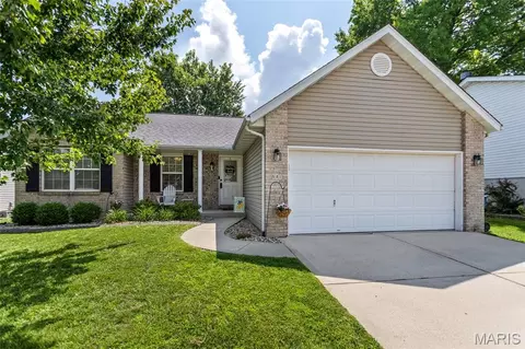 641 High School St, Collinsville, IL 62234