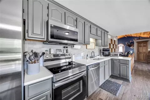 Kitchen - 1315 Highway E, Hermann, MO 65041 photo 4 of 5